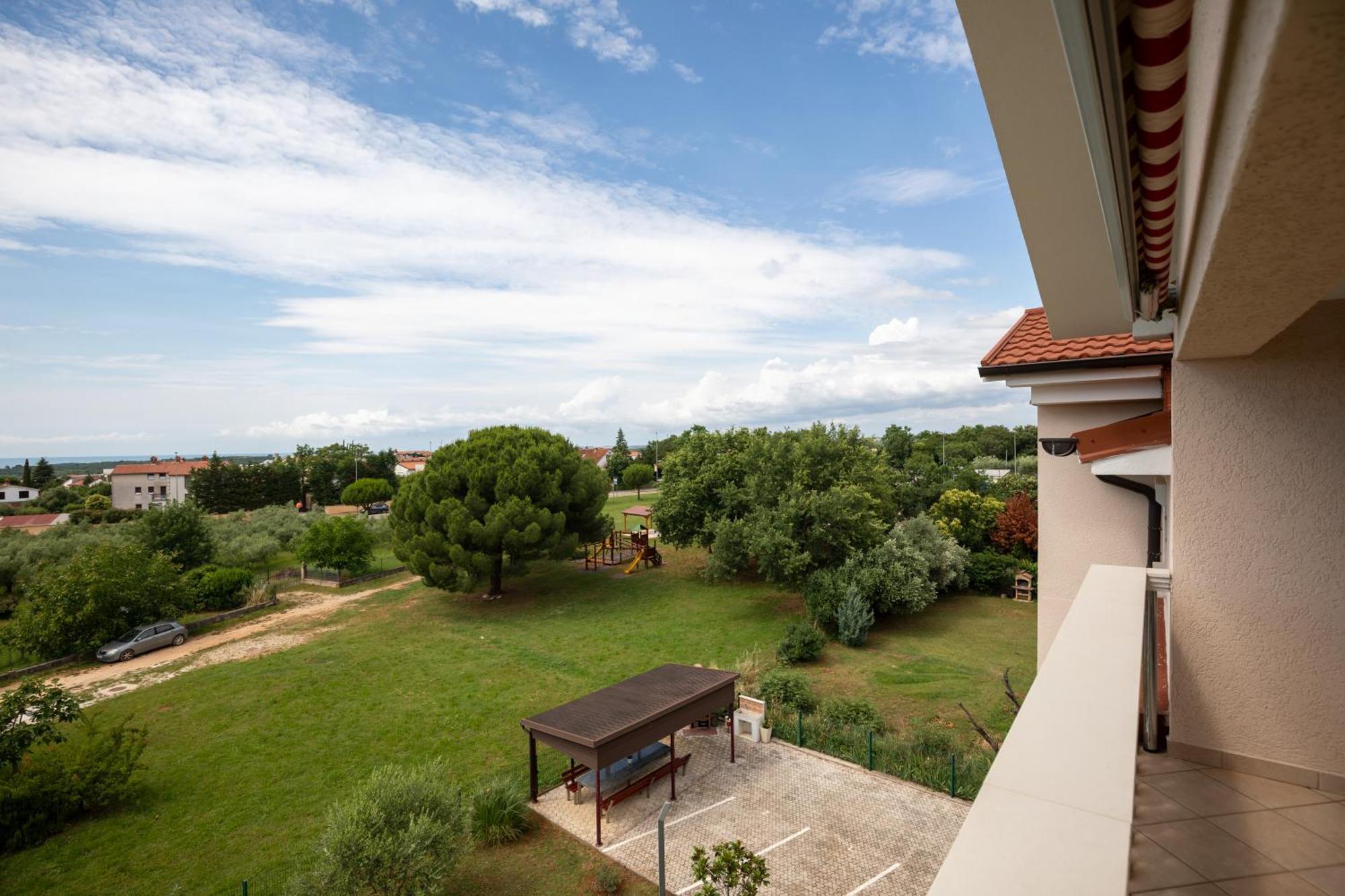 Apartments Lidija Matosevic Poreč Exterior foto